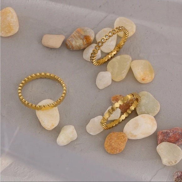 New 18k Gold Plated Royal Crown CZ Stackable Ring Set - Picture 5 of 14